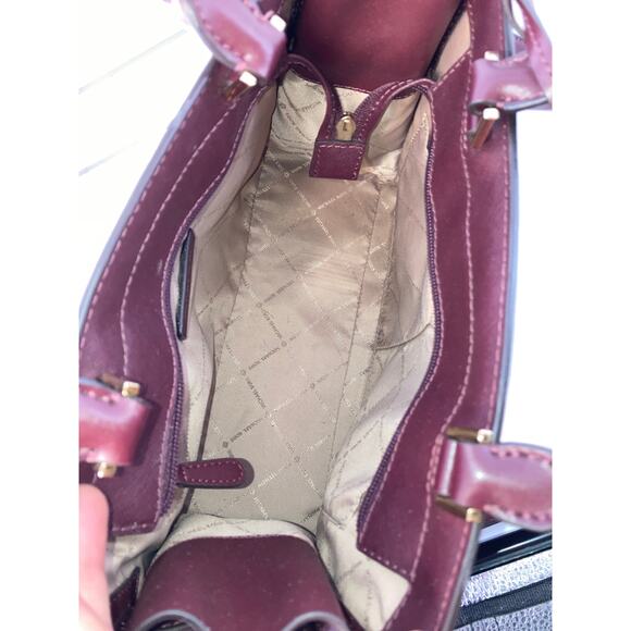 MICHAEL KORS, LARGE WINE SAFFIANO LEATHER CROSSBODY BAG - Picture 13 of 16